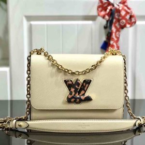 small_chanel_flap_bag