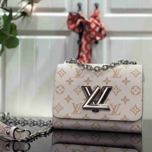 white_chanel_bags