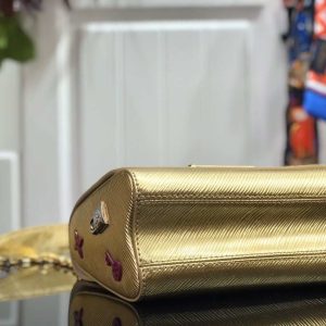 why_are_chanel_bags_so_expensive