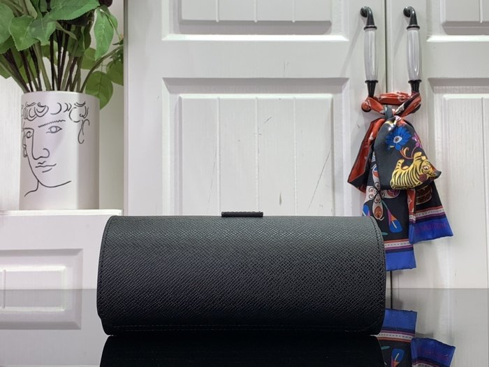 Black yupoo Top quality