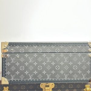 Black yupoo Top quality