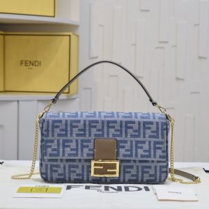 Fendi-Tote-with-structured-design-Blue-01A