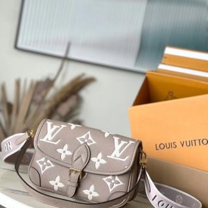 Beige yupoo Top quality