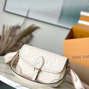 Beige yupoo Top quality