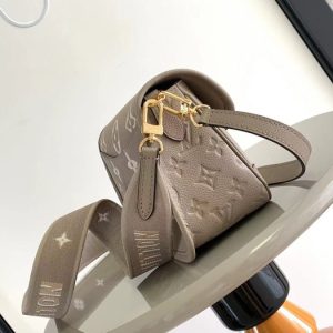 Beige yupoo Top quality