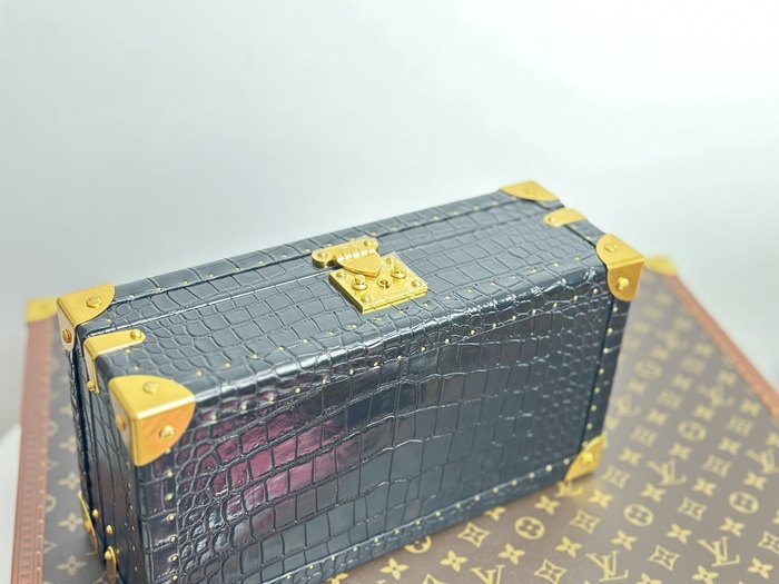 Black yupoo Top quality