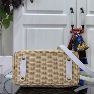 Beige yupoo Top quality