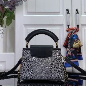 Black yupoo Top quality