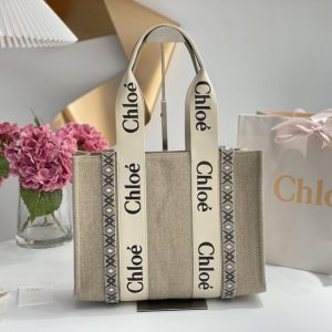 Chloe-Tote-bag-with-stylish-features-Navy-01A