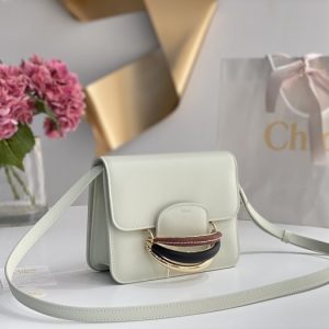 Chloe-Tote-bag-with-stylish-features-White-01A