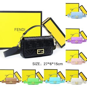 Fendi-Tote-bag-with-elegant-design-Black-01A
