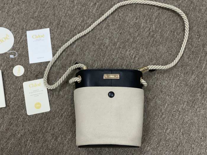 Chloe-Tote-with-unique-design-traits-Black-01A