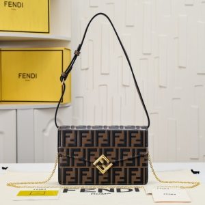 Fendi-Tote-bag-with-structured-design-Brown-01A-2