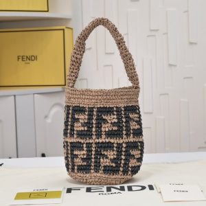 Fendi-Tote-bag-with-stylish-design-Black-01A