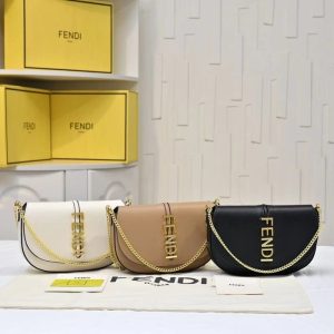 Fendi-Tote-bag-with-stylish-features-Black-01A