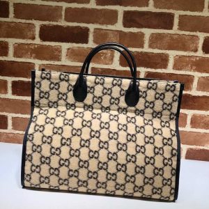 gucci-BagTypeTote-Canvas-Tote-with-signature-pattern-Beige-01A