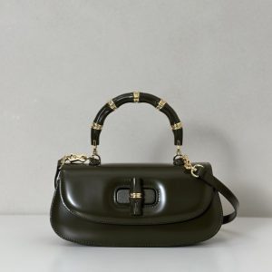 gucci-BagTypeTote-Chic-Leather-Tote-with-Unique-Handle-Green-01A