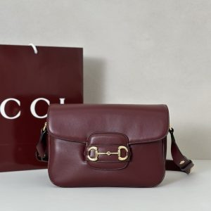 gucci-BagTypeTote-Compact-Crossbody-Bag-Burgundy-01A