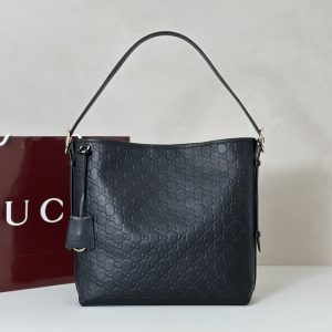 gucci-BagTypeTote-Leather-Shoulder-Bag-with-Textured-Surface-Black-01A