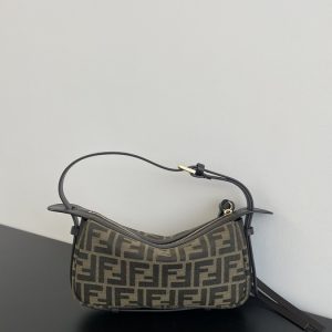 Fendi-Tote-bag-with-stylish-shoulder-strap-Brown-01A