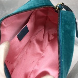 gucci-BagTypeTote-Quilted-Crossbody-Bag-Black-01A-4