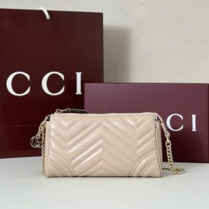 gucci-BagTypeTote-Quilted-Crossbody-with-Chain-Strap-Beige-01A