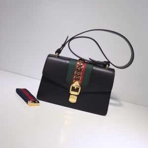 gucci-BagTypeTote-Stylish-leather-tote-with-elegant-hardware-Black-01A