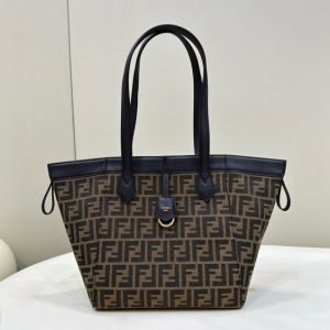 Fendi-Tote-bag-with-stylish-traits-Brown-01A-5