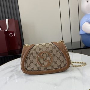 gucci-BagTypeTote-casual-small-tote-with-chain-detail-Brown-01A