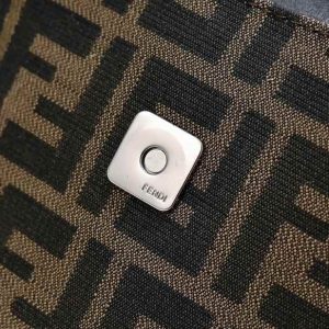 Fendi-Tote-bag-with-stylish-traits-Brown-01A-8