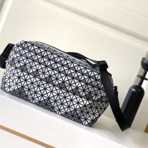 Issey-Miyake Black 1:1