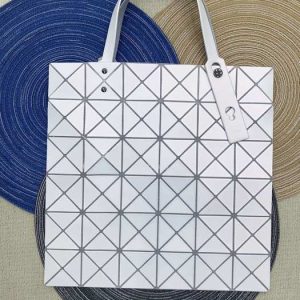 Issey-Miyake White 1:1