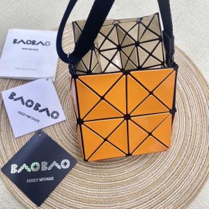 Issey-Miyake Green 1:1