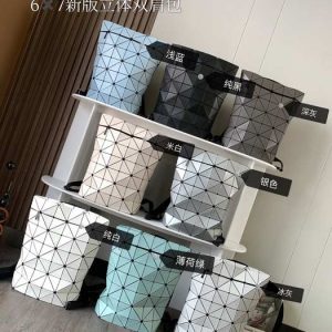 Issey-Miyake White 1:1