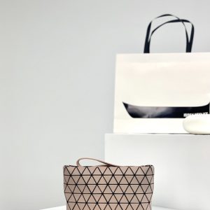 Issey-Miyake Beige 1:1