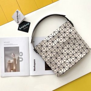 Issey-Miyake Beige 1:1