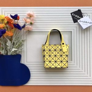 Issey-Miyake Black 1:1