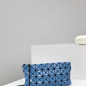 Issey-Miyake Red 1:1