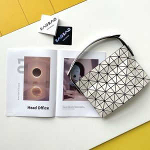 Issey-Miyake White 1:1