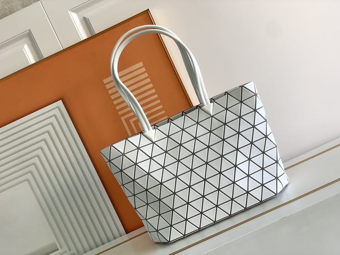 Issey-Miyake Beige 1:1