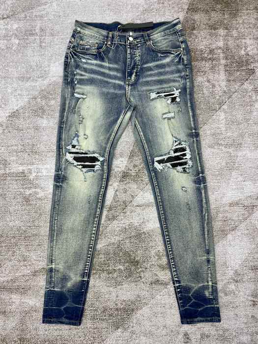 Ripped Skinny Jeans for Women in Light Wash Denim Trendy C