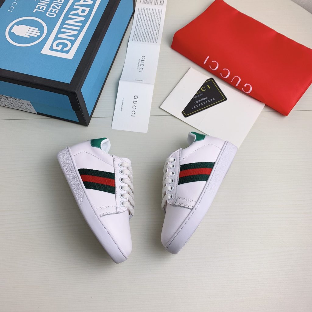 Gucci White Sneakers with Green and Red Stripes for Men