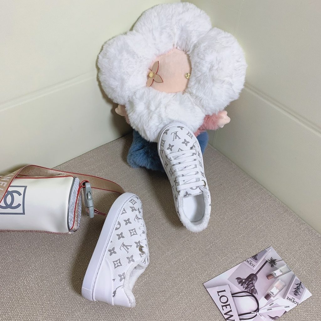 Louis Vuitton Women’s White Monogram Canvas Sneakers