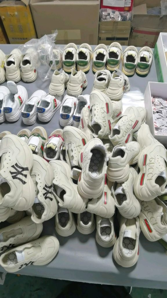 Designer White Casual Sneakers with Logo Trendy Athletic F