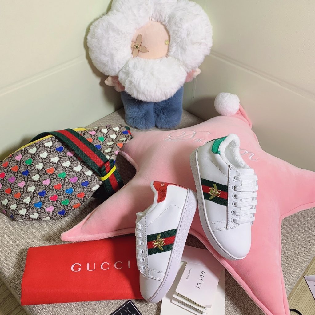 Gucci White Sneakers with Green and Red Stripes for Women