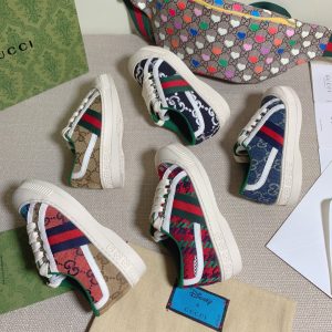 Gucci x Disney Canvas Sneakers in Multicolor with Logo Patte