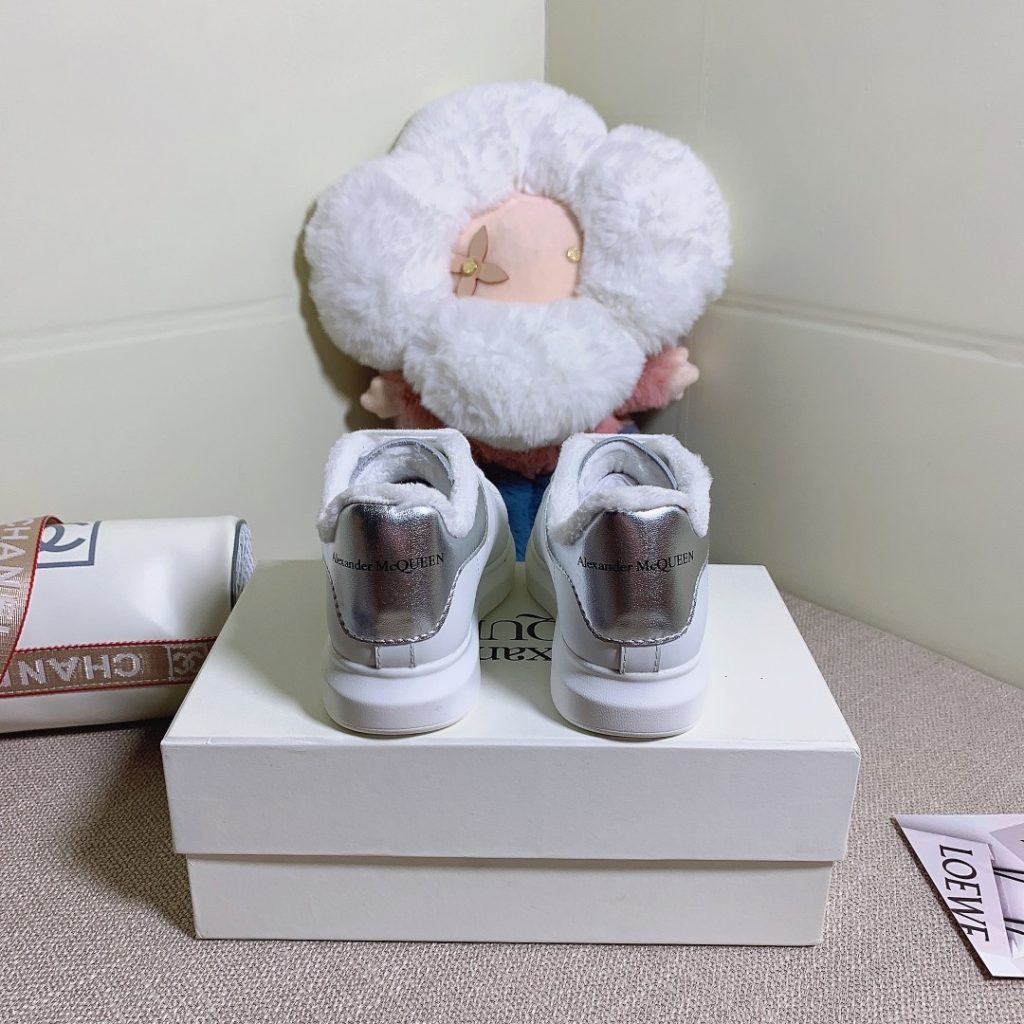 Women’s Silver White Faux Fur Sneakers Stylish Casual Foot