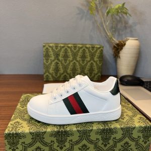 White Fashion Sneakers with Green and Red Stripes, Unisex, G