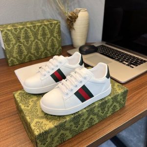Gucci White Leather Sneakers with Green and Red Stripes