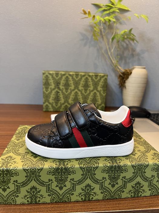 Stylish Black Kids’ Sneakers with Red & Green Stripe, Faux L